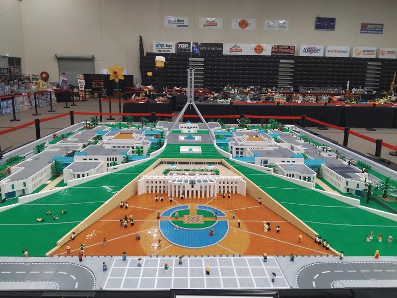 Canberra Parliament House in Lego by Ken Draeger